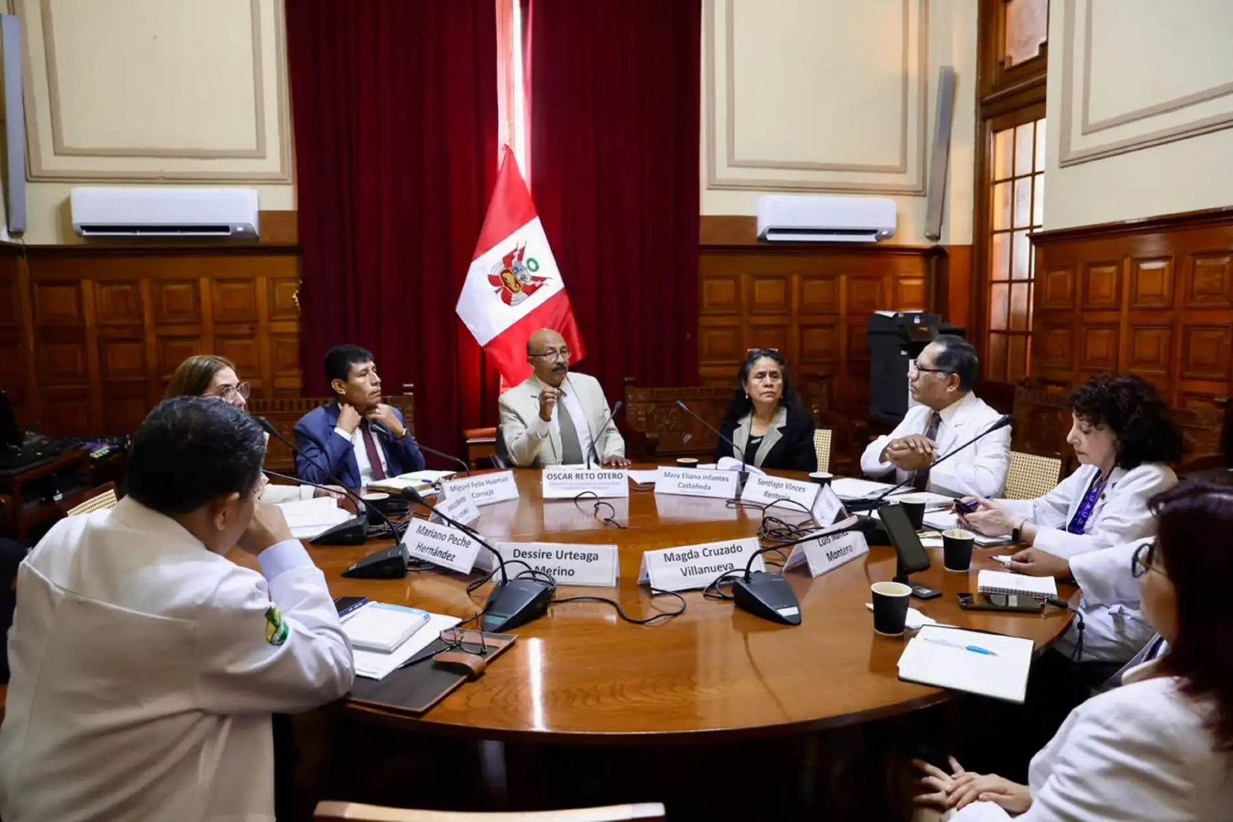Presidente de la Cámara de Diputados escuchó problemática de gestión en el seguro social