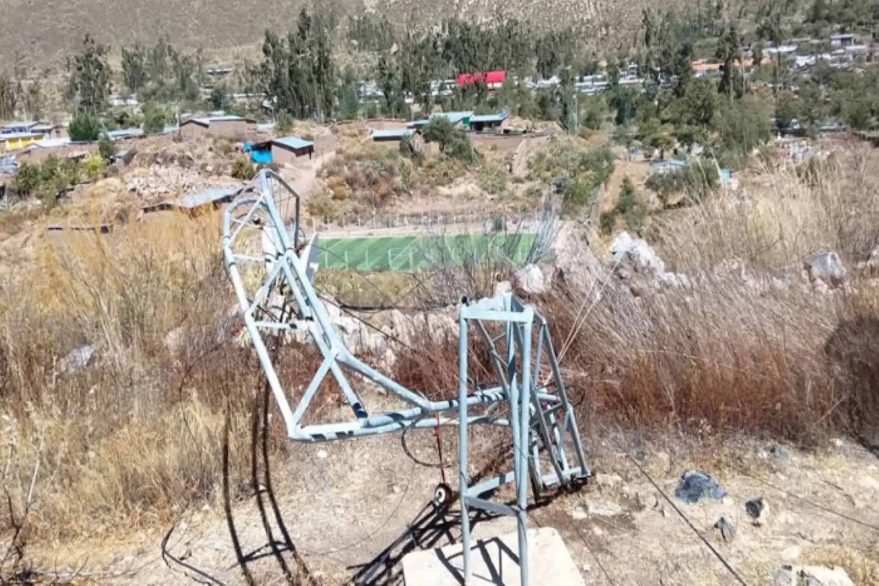 Fuertes vientos ocasionan interrupciones del servicio eléctrico en zonas del Alto Piura