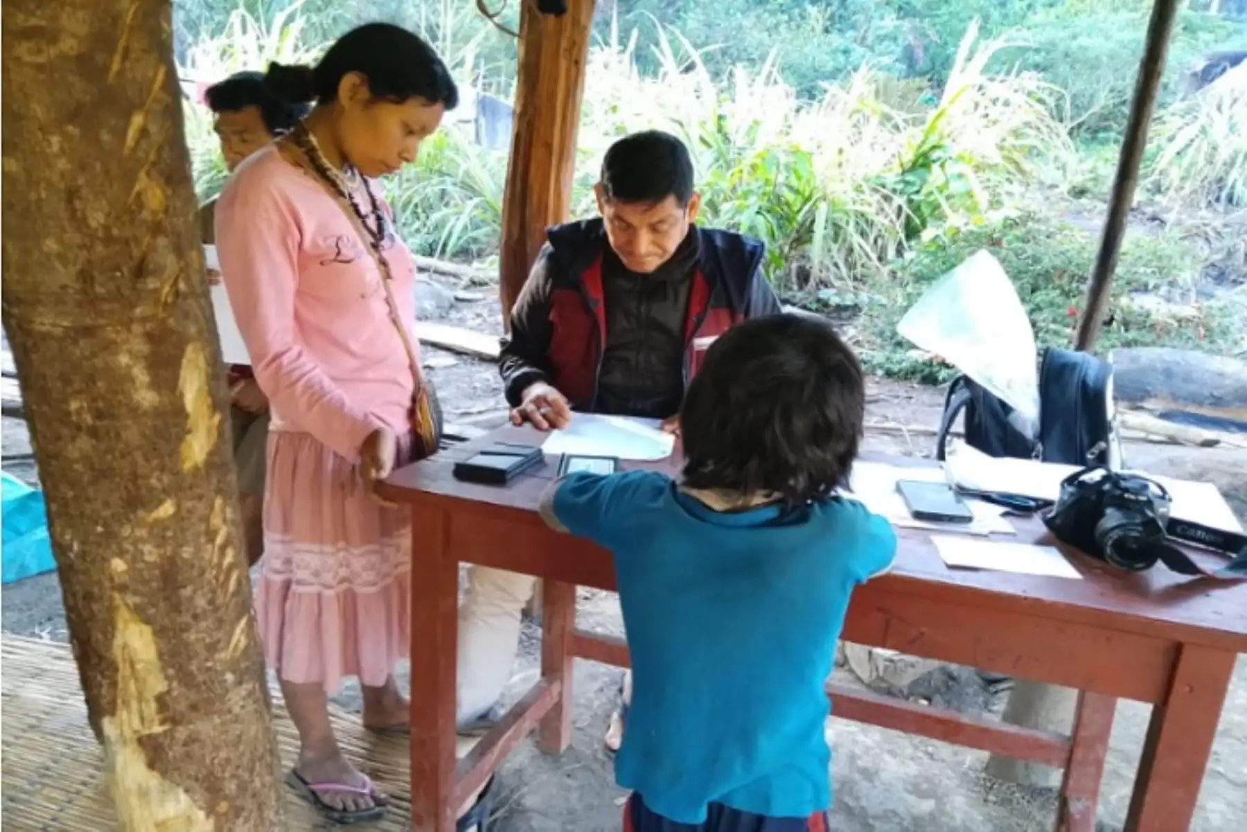 Servicios de identificación llegó a comunidad machiguenga en proceso de contacto inicial