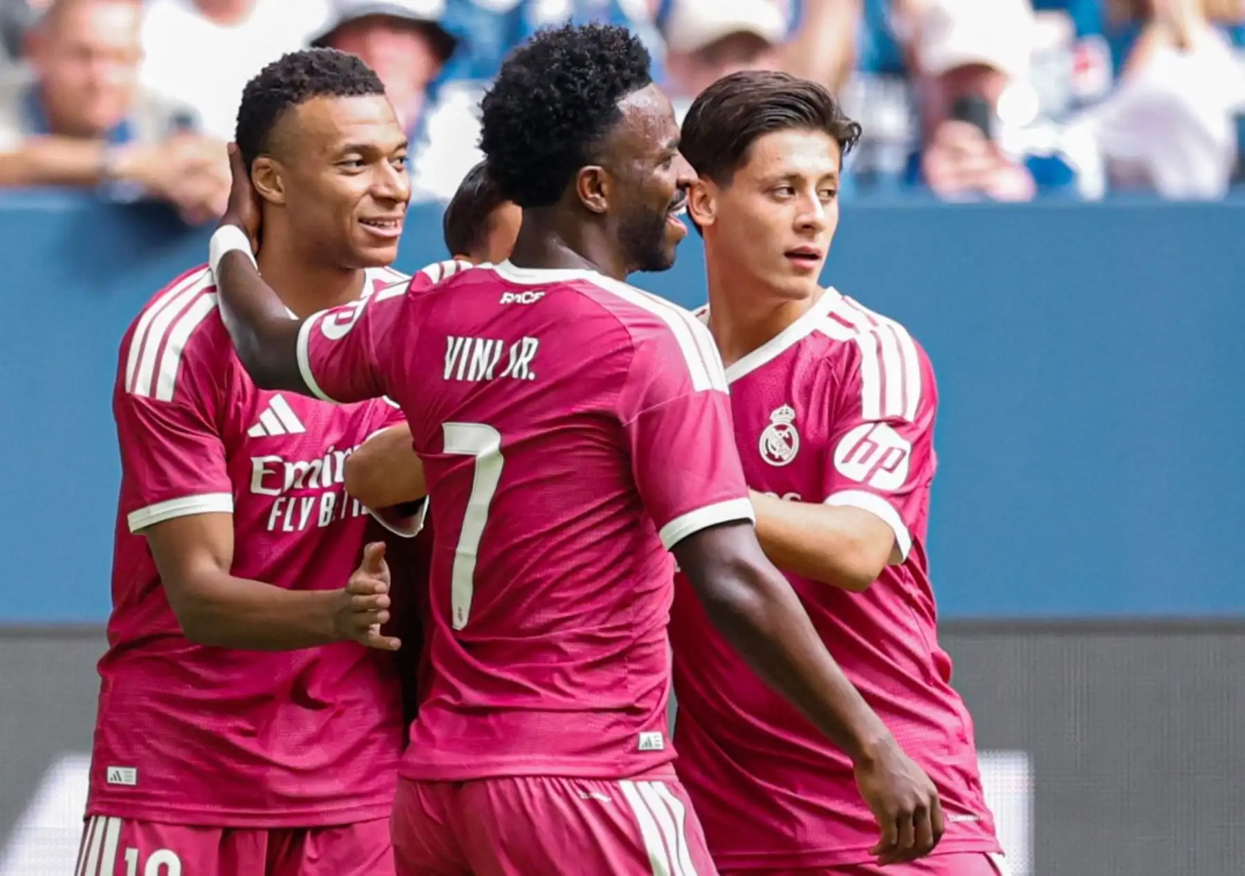 Real Madrid goleó 3-0 a Schalke 04 en el último partido de pretemporada