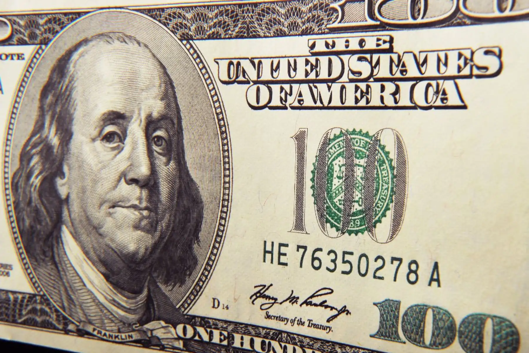 Dólar muestra tendencia a la baja en primera quincena de agosto y cierra en S/ 3.367