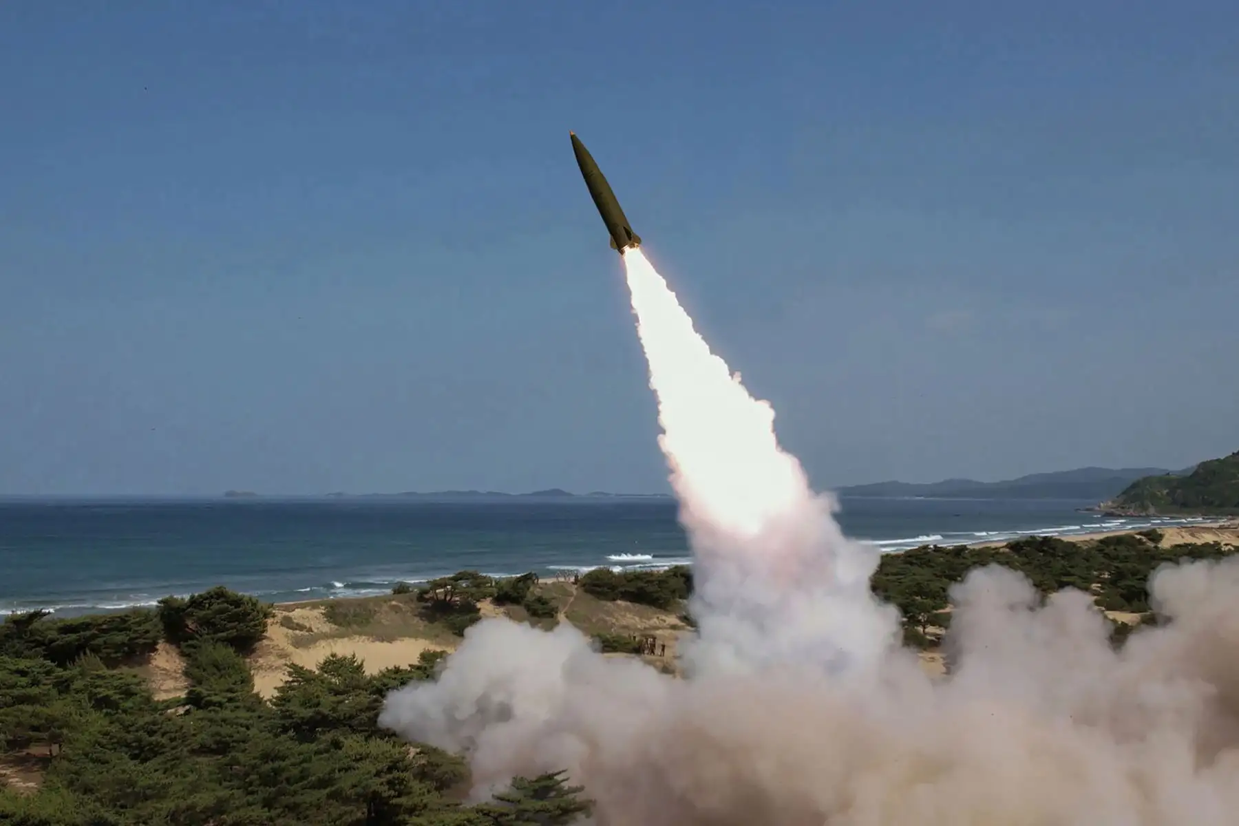 Corea del Norte lanza un misil balístico hacia el mar de Japón tras críticas a Tokio