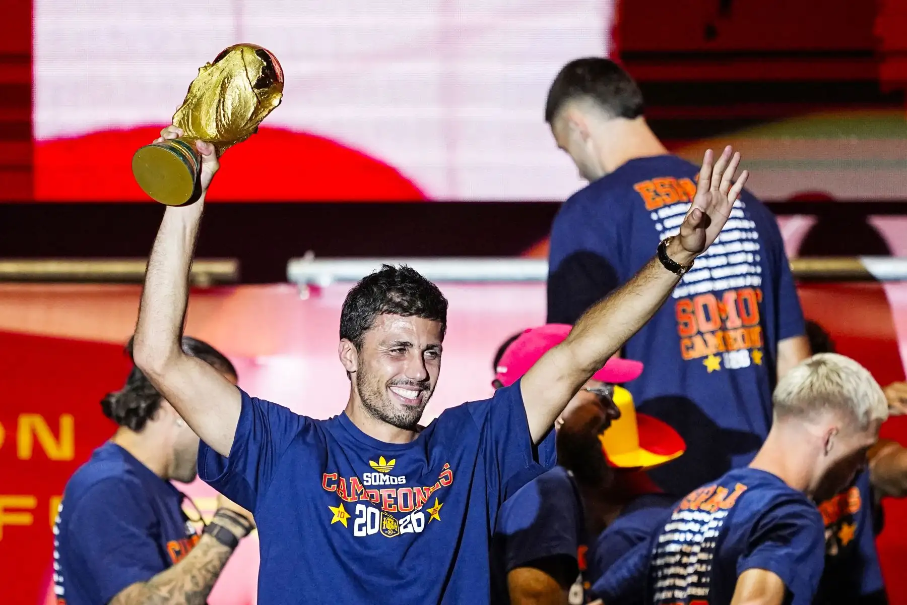 "Puede pasar cualquier cosa", dice Maresca sobre posible salida de Rodri al Barça