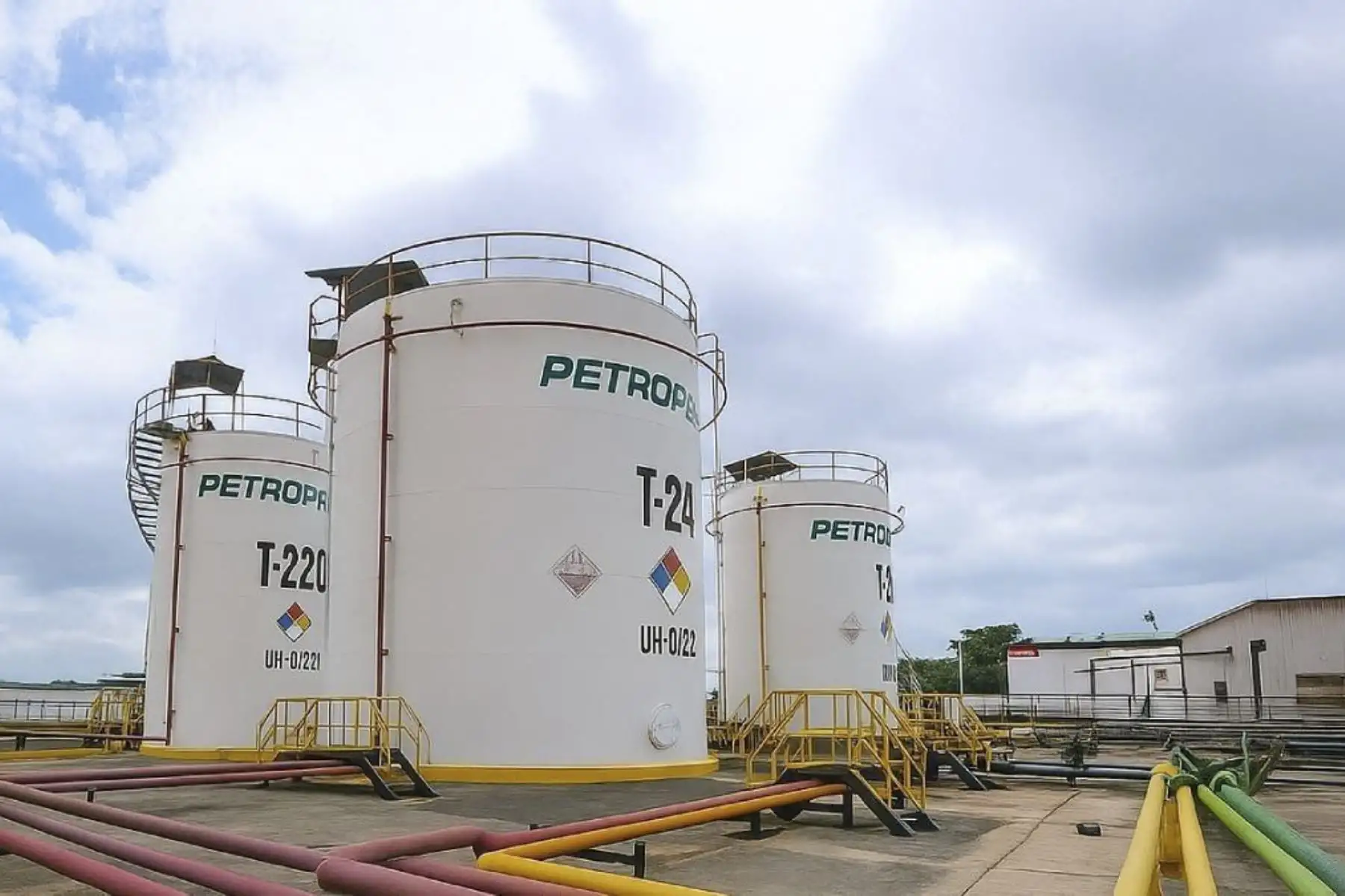 Gobierno busca aumentar almacenamiento de combustibles para evitar especulación en Ucayali