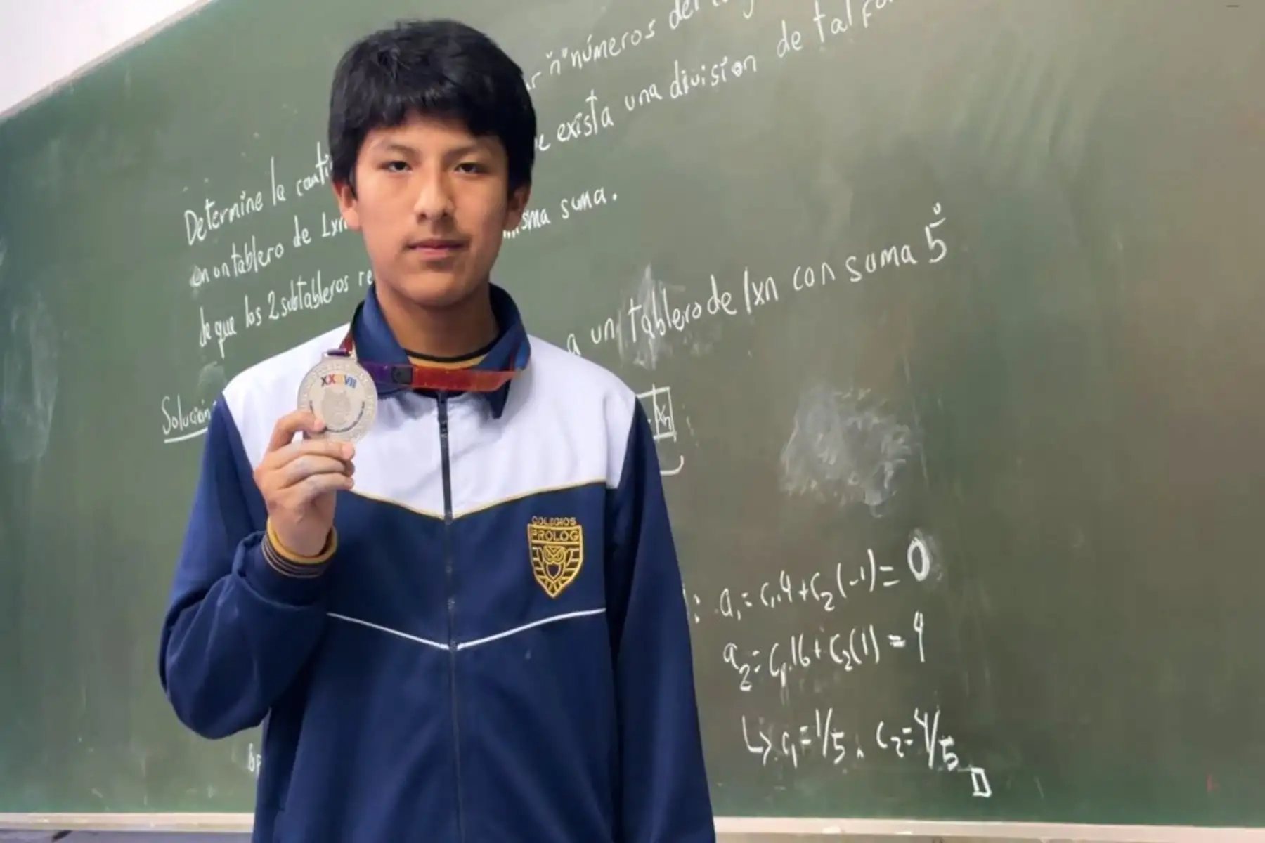 Estudiante que brilla en olimpiadas de matemática busca beca en el MIT