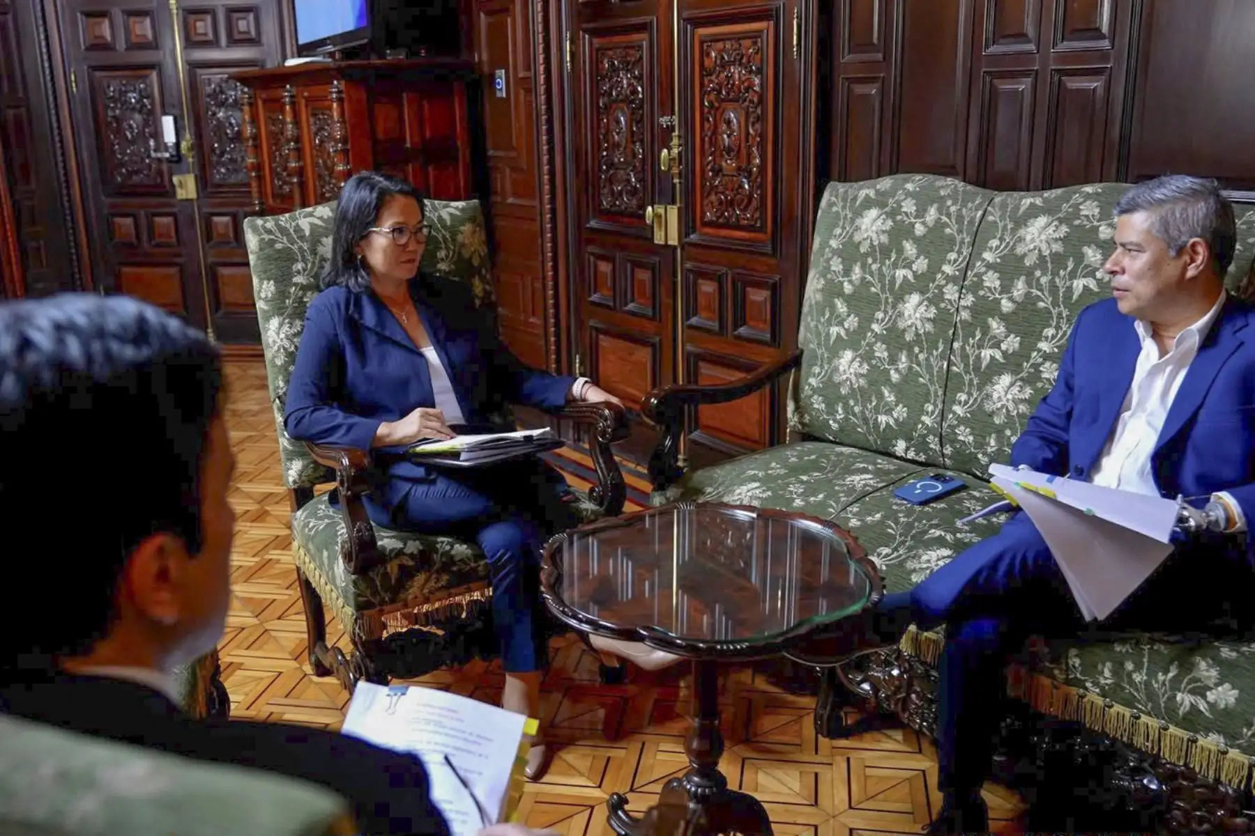Presidenta Keiko Fujimori sostuvo reunión de trabajo con el primer ministro y el canciller
